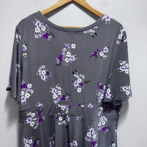 Torrid Floral Vneck Blouse Size 3x - Picture 7 of 9